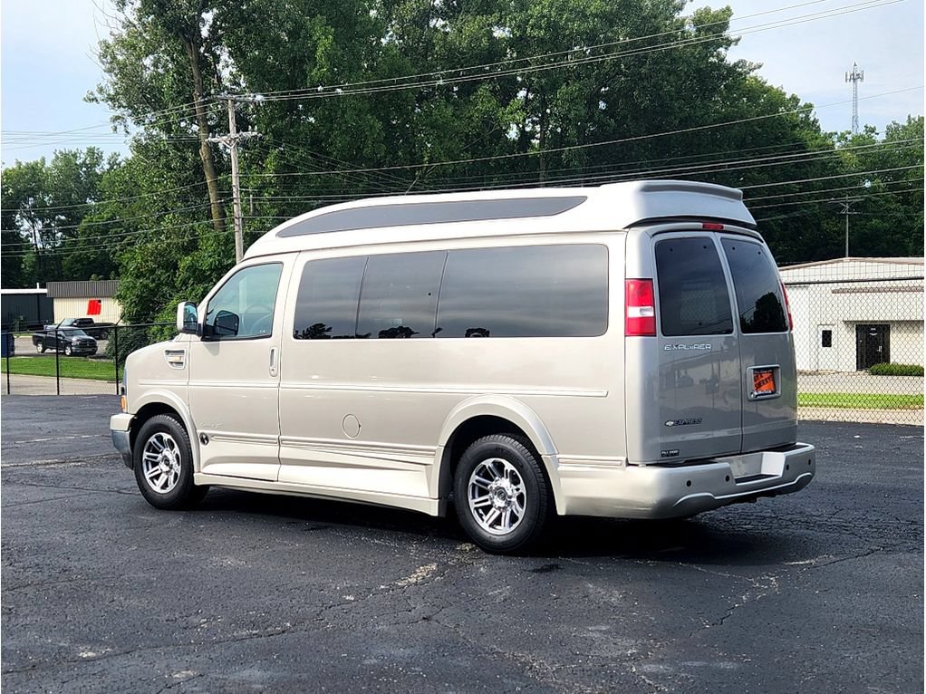 Used 2020 Chevrolet Express 2500 w/ Enhanced Convenience Package RWD image 11