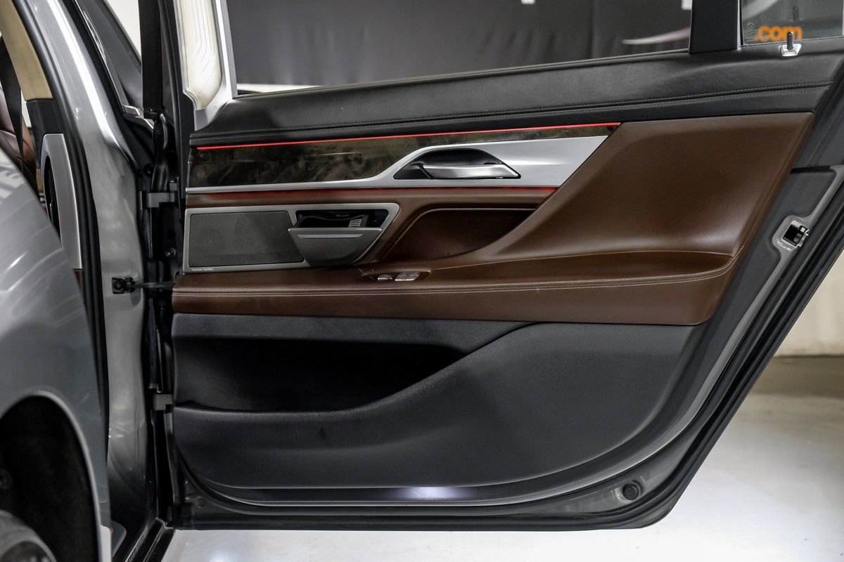 Used 2017 BMW 740i xDrive image 38