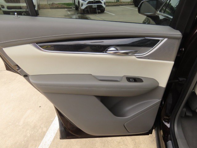 Used 2020 Cadillac XT6 Premium Luxury FWD image 17