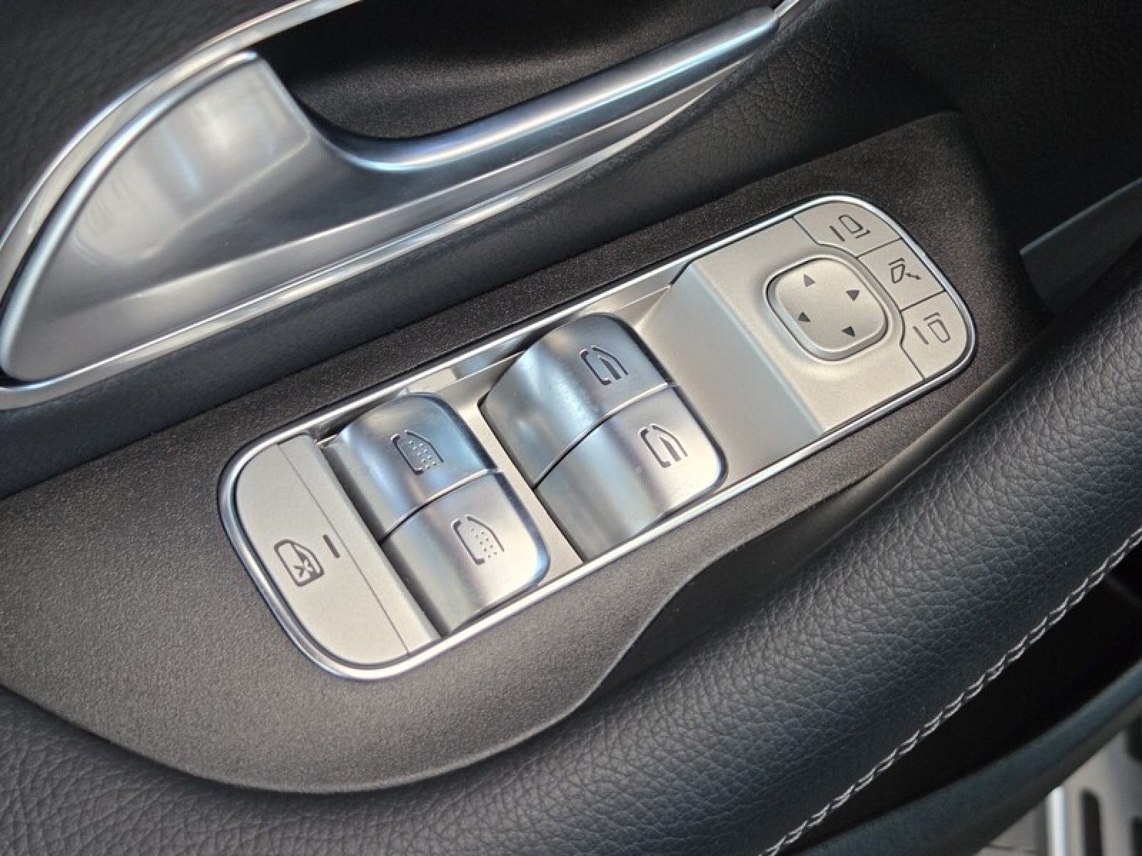 Certified 2026 Mercedes-Benz GLS 580 4MATIC image 26