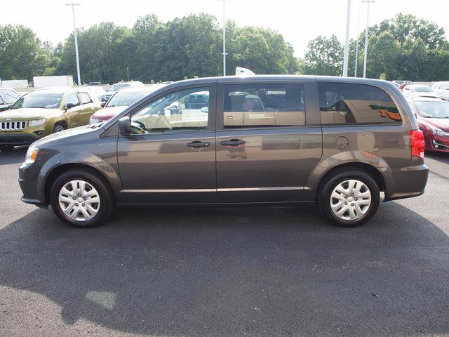 Used 2019 Dodge Grand Caravan SE FWD image 3