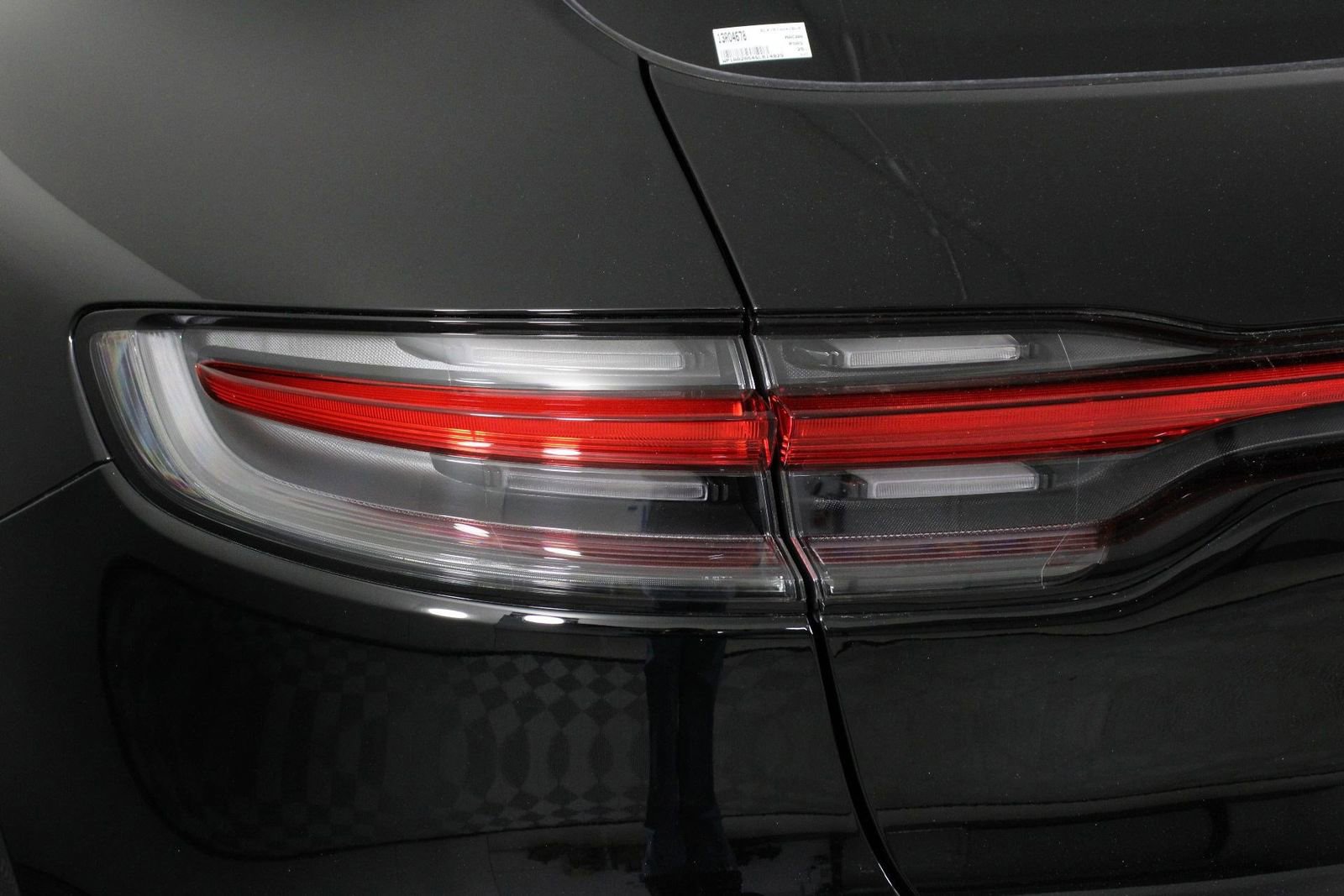 Certified 2025 Porsche Macan image 21