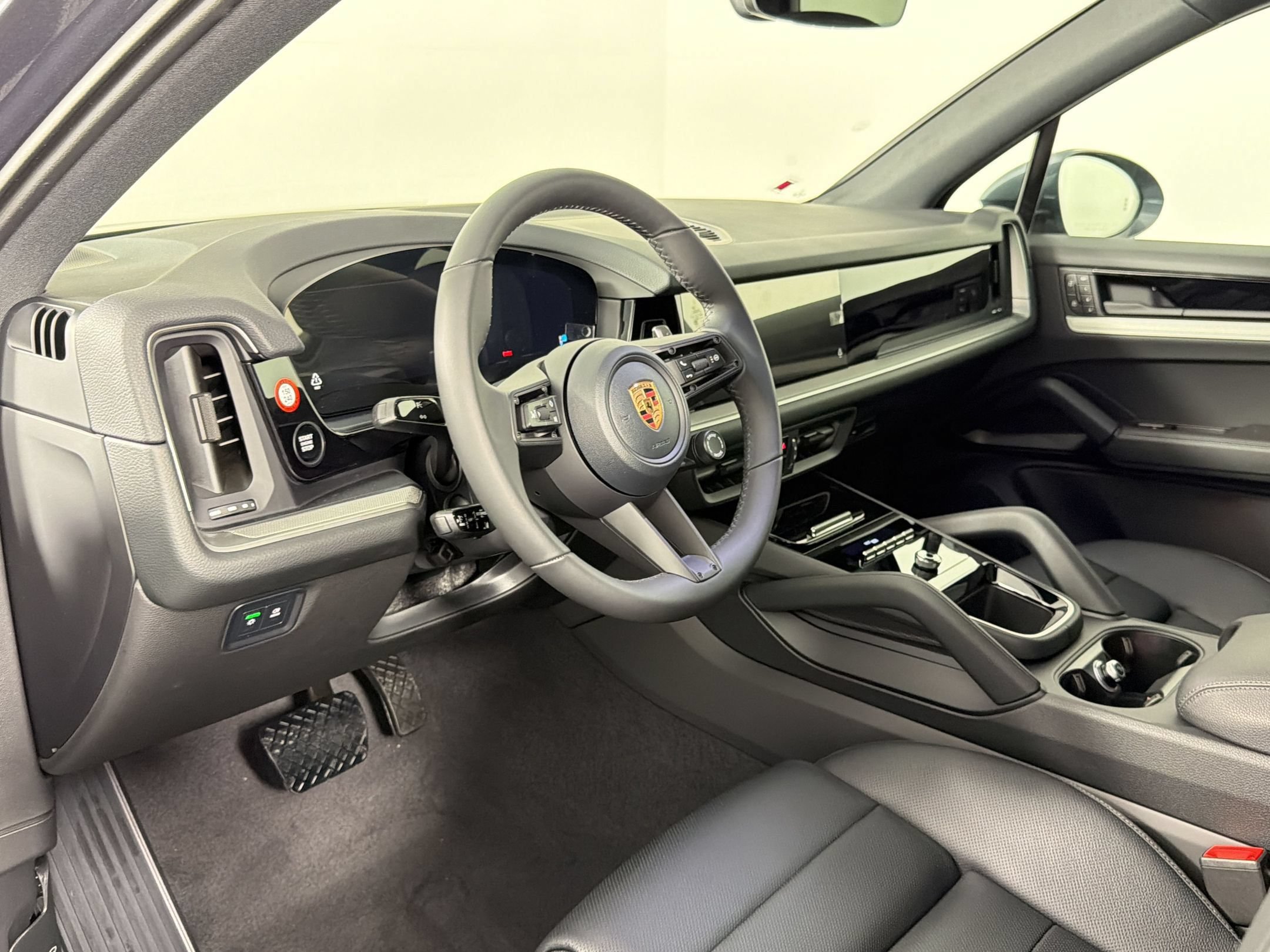Certified 2026 Porsche Cayenne AWD/4WD image 4