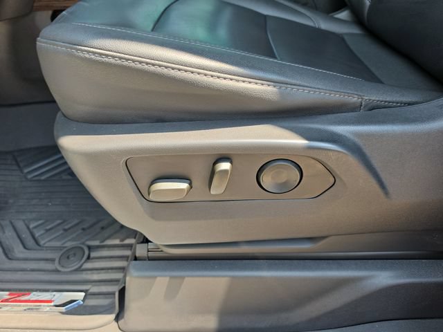 Used 2023 Chevrolet Silverado 1500 RST AWD/4WD image 16
