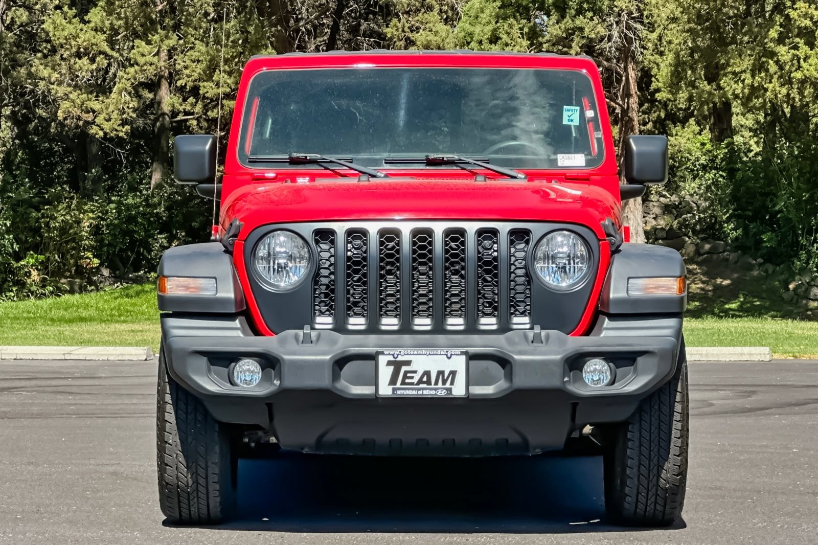 Used 2021 Jeep Gladiator Sport w/ Trailer Tow Package AWD/4WD image 10