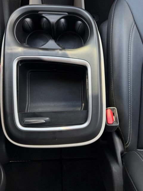 Used 2024 Chrysler Pacifica Touring-L FWD image 17