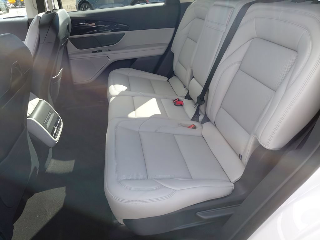 New 2026 Lincoln Nautilus Premier AWD/4WD image 19