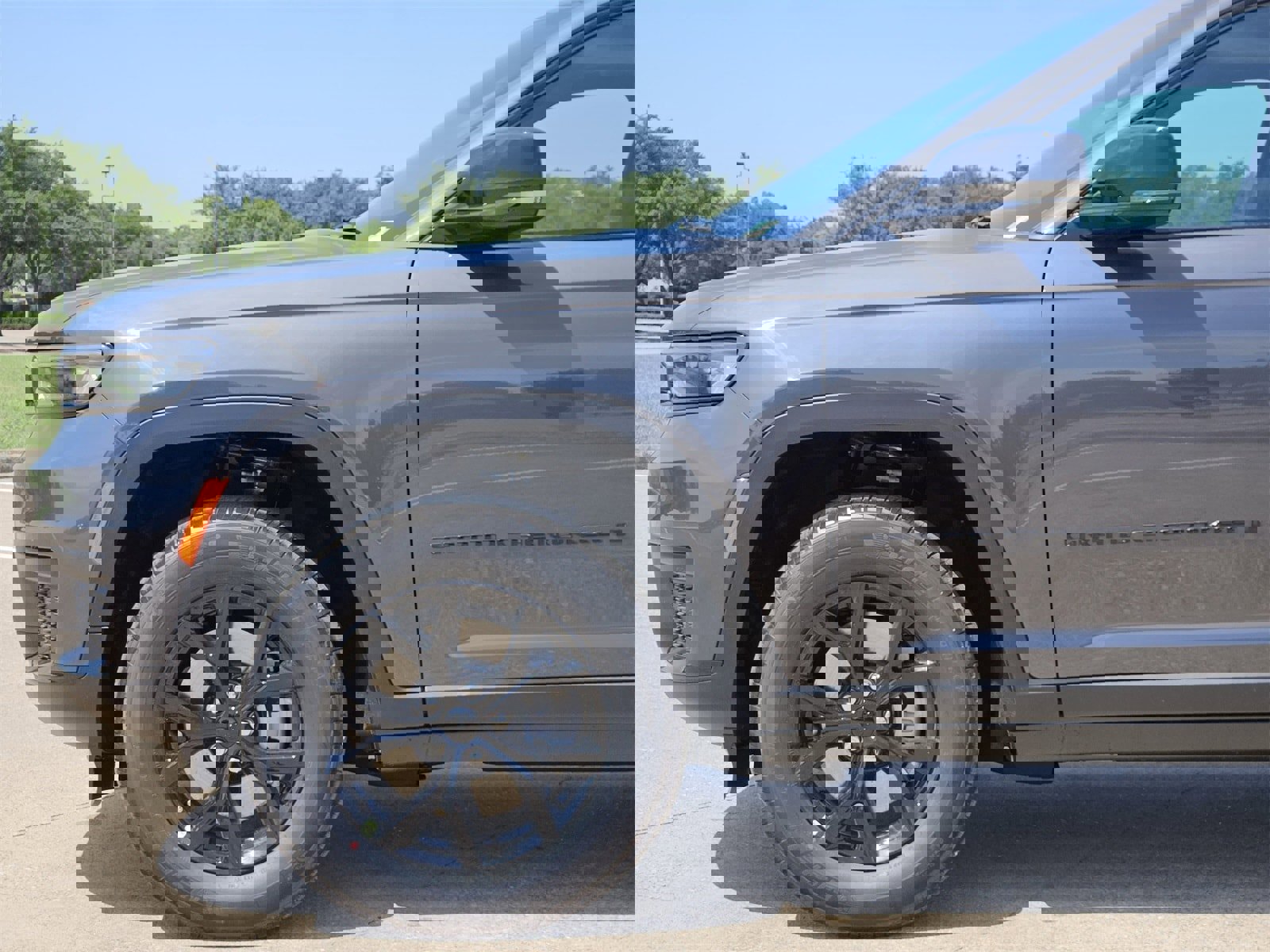 New 2025 Jeep Grand Cherokee L Altitude image 9