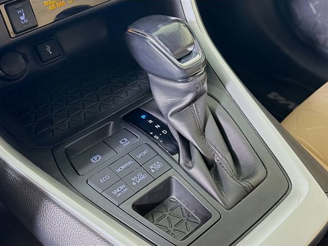 Used 2020 Toyota RAV4 XLE w/ Convenience Package AWD/4WD image 18