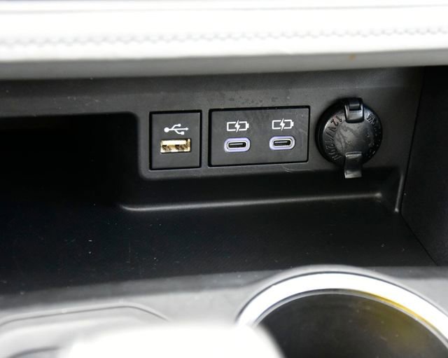 Certified 2024 Toyota Highlander XLE image 27