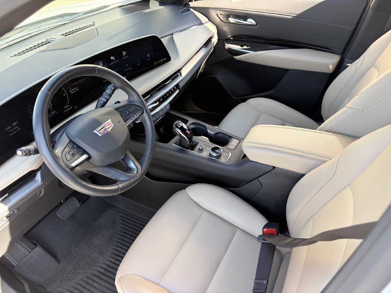 Certified 2024 Cadillac XT4 Luxury w/ Cold Weather Package FWD image 19