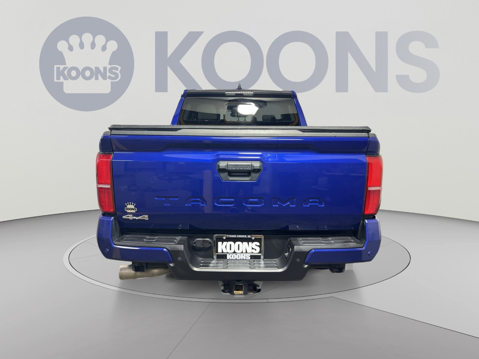 Used 2024 Toyota Tacoma SR5 AWD/4WD image 5