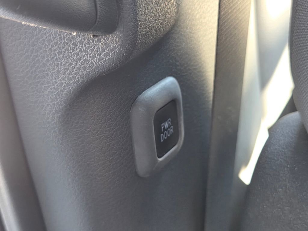 Certified 2023 Toyota Sienna LE AWD/4WD image 8