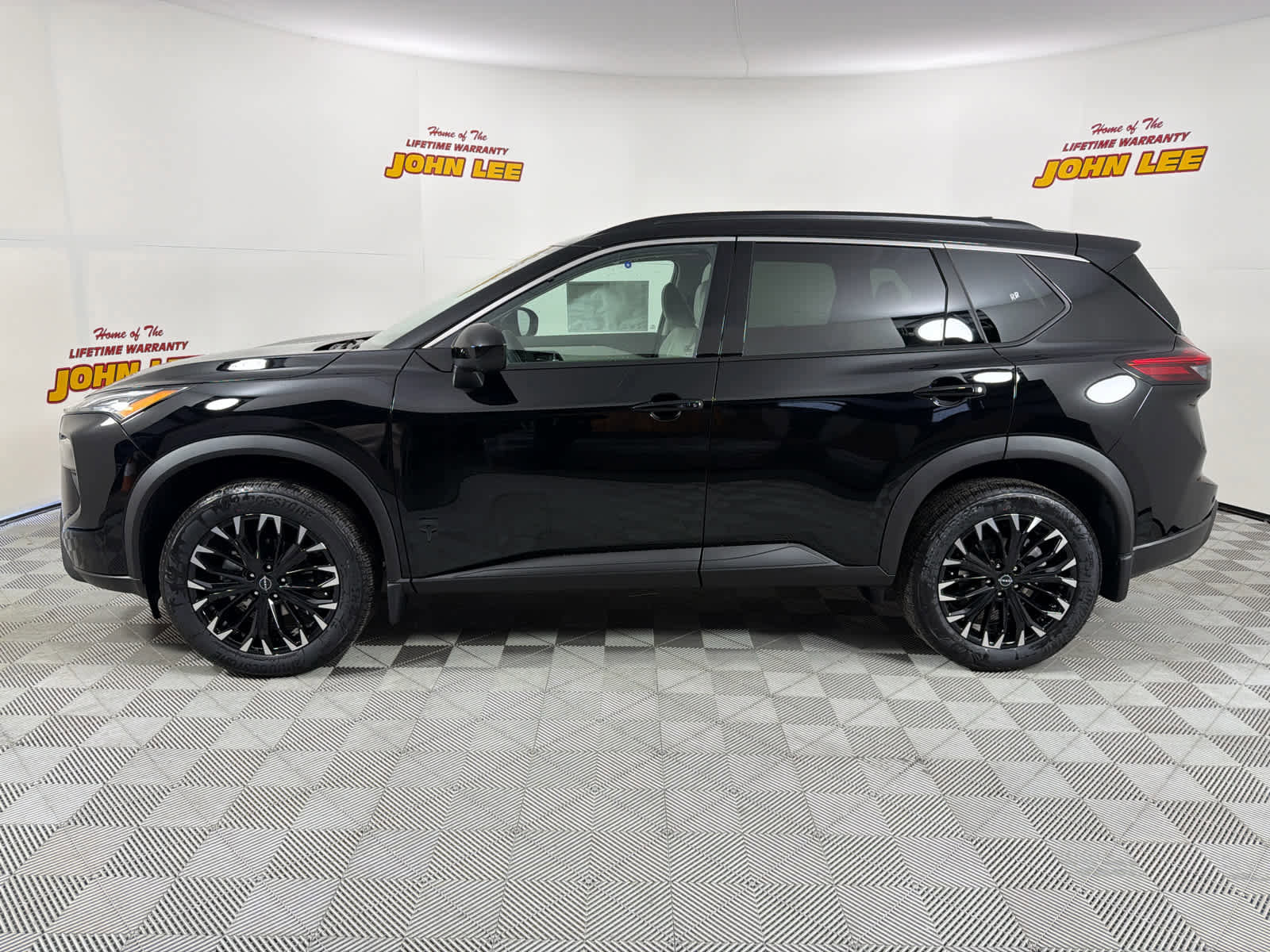 New 2026 Nissan Rogue Dark Armor image 2