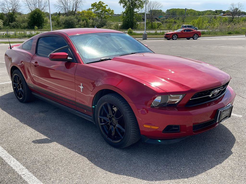 Used 2011 Ford Mustang Premium w/ 202A Rapid Spec Order Code RWD image 20