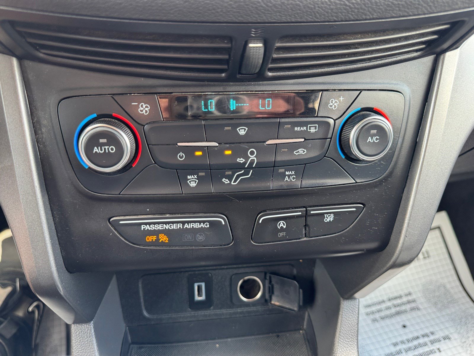 Used 2017 Ford Escape SE image 18