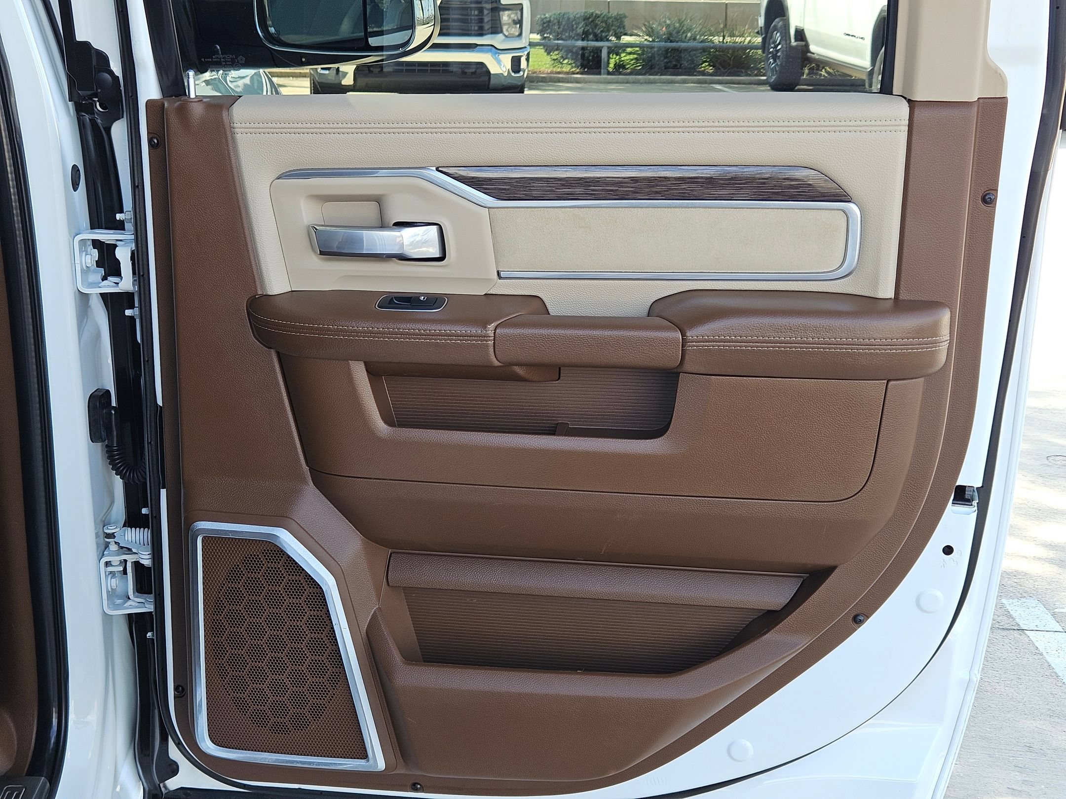 Used 2019 RAM 2500 Laramie AWD/4WD image 27