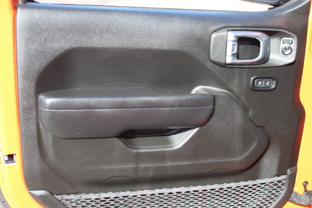 Used 2023 Jeep Wrangler Unlimited w/ Convenience Group AWD/4WD image 14