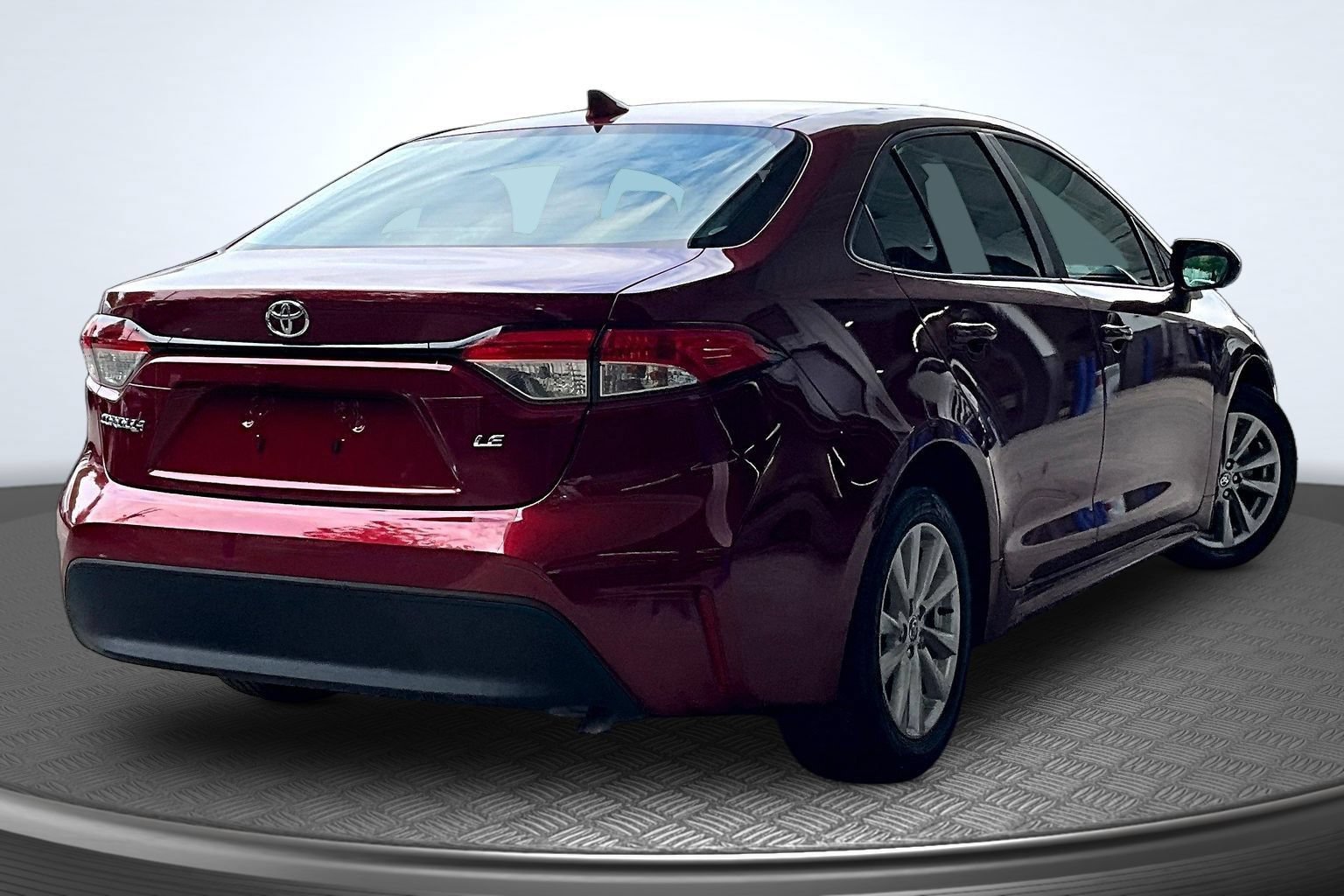Used 2023 Toyota Corolla LE w/ LE Convenience Package FWD image 5