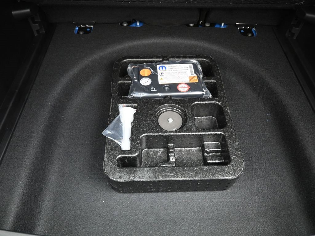 New 2026 Jeep Compass Latitude image 16