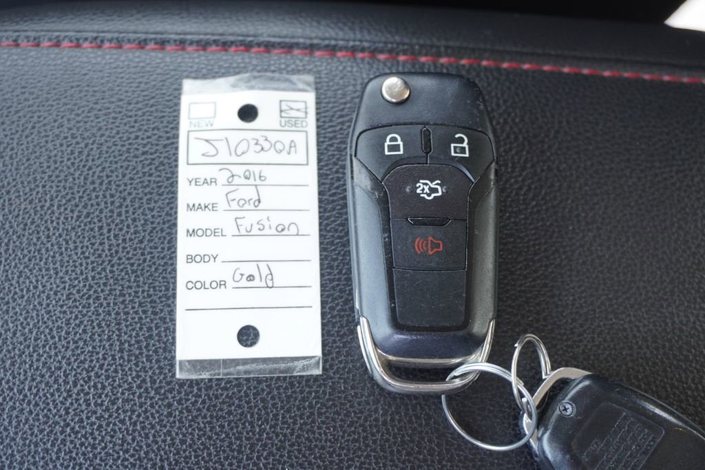 Used 2016 Ford Fusion SE FWD image 34