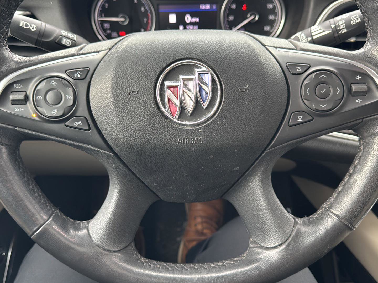 Used 2020 Buick Enclave Premium w/ Sun and Sites Package image 14