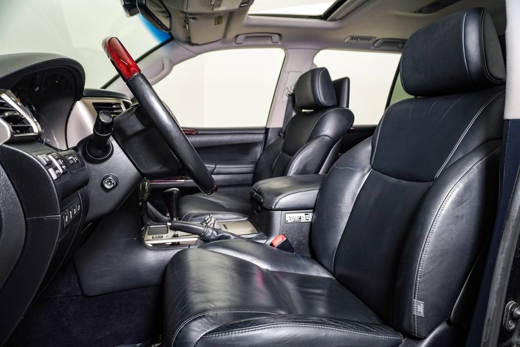 Used 2013 Lexus LX 570 4WD w/ Luxury Pkg image 21
