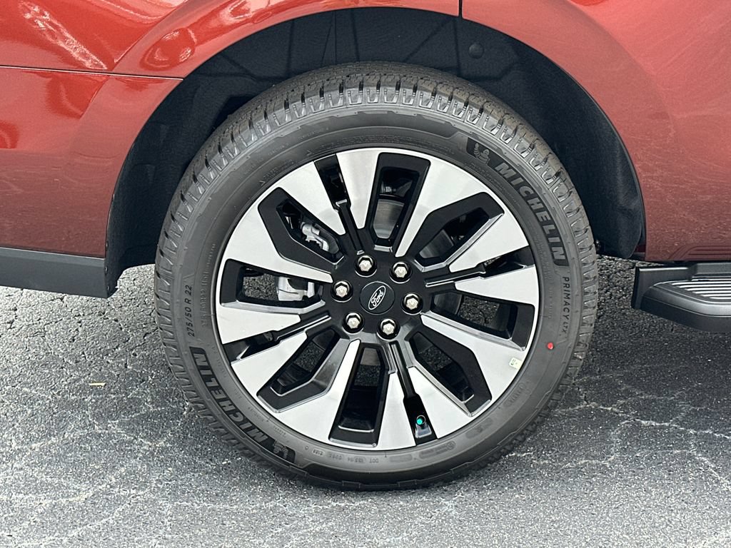 New 2027 Ford Expedition Platinum RWD image 17