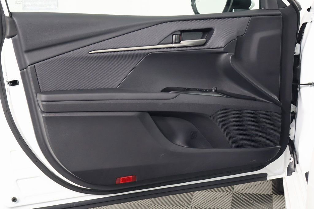 Used 2025 Toyota Camry SE image 12