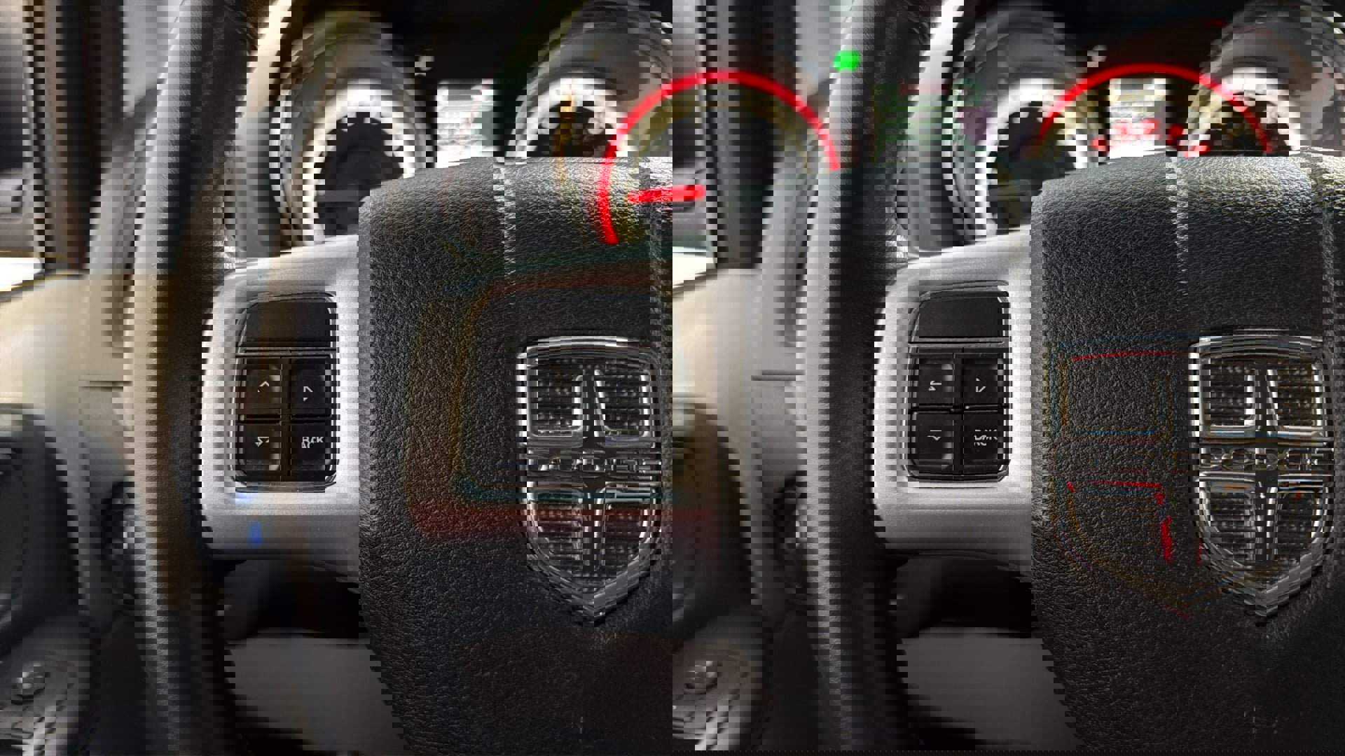 Used 2016 Dodge Grand Caravan SXT w/ Rear Park Assist Package image 27