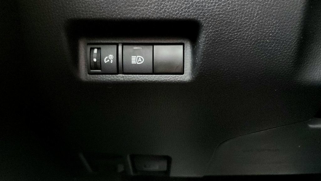 Certified 2024 Toyota RAV4 LE AWD/4WD image 32