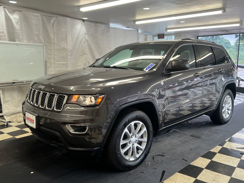 Used 2021 Jeep Grand Cherokee Laredo AWD/4WD image 4