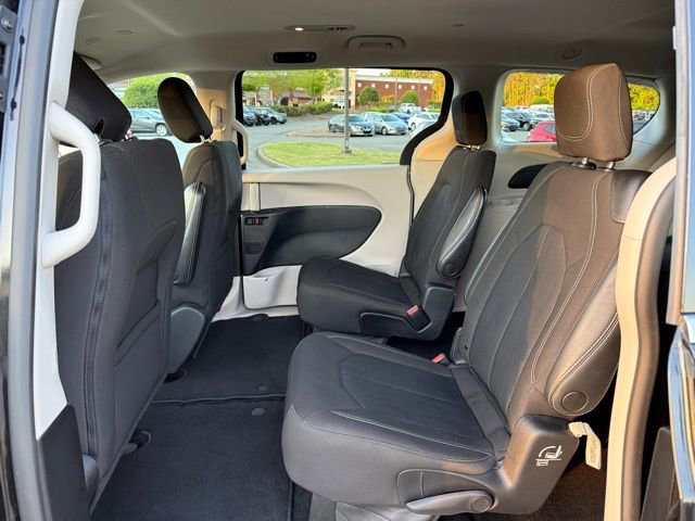 Used 2023 Chrysler Voyager LX FWD image 26