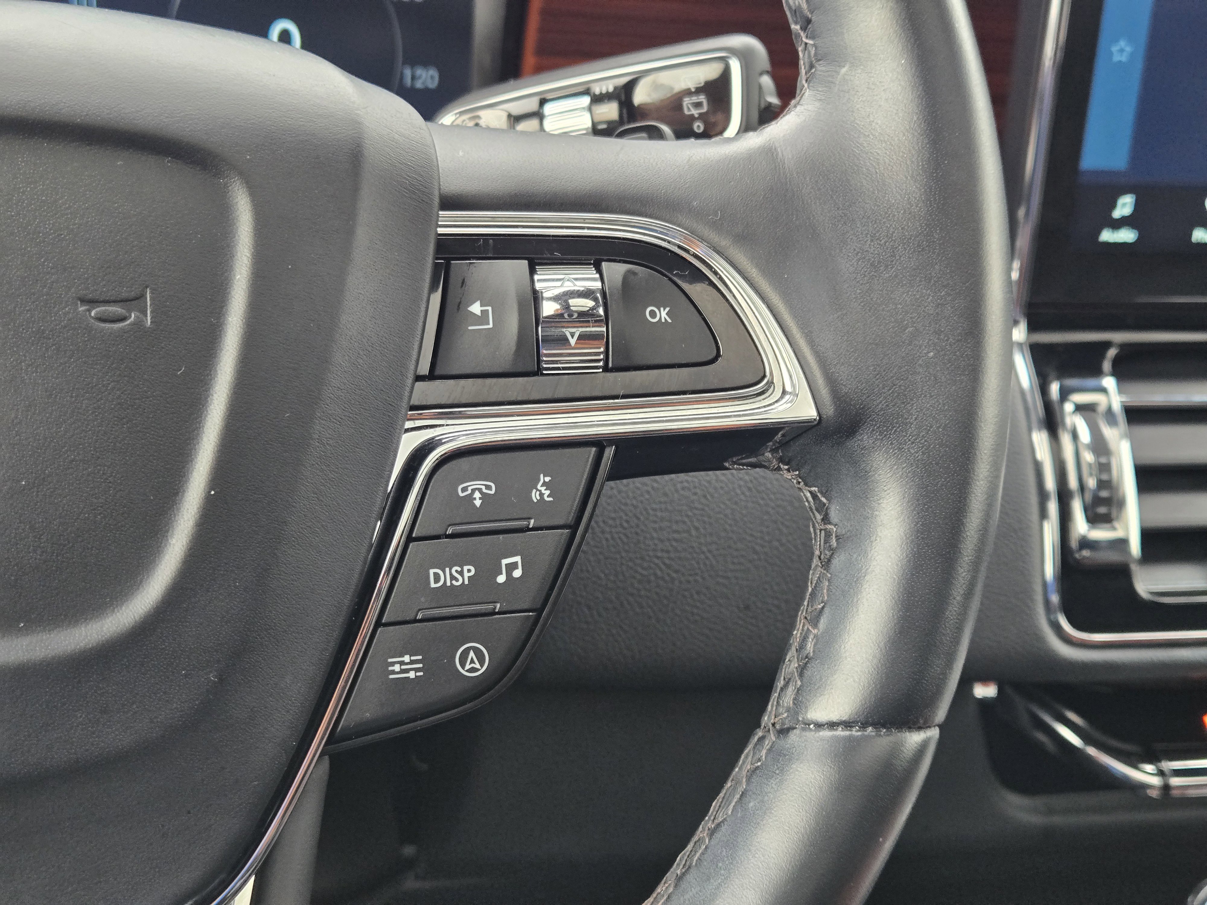 Used 2024 Lincoln Navigator Premiere AWD/4WD image 29