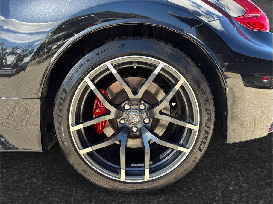 Used 2019 Nissan 370Z NISMO RWD image 13