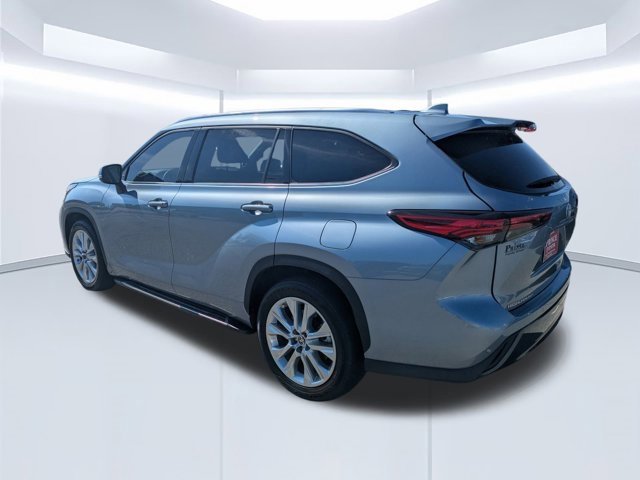 Used 2021 Toyota Highlander Limited image 6
