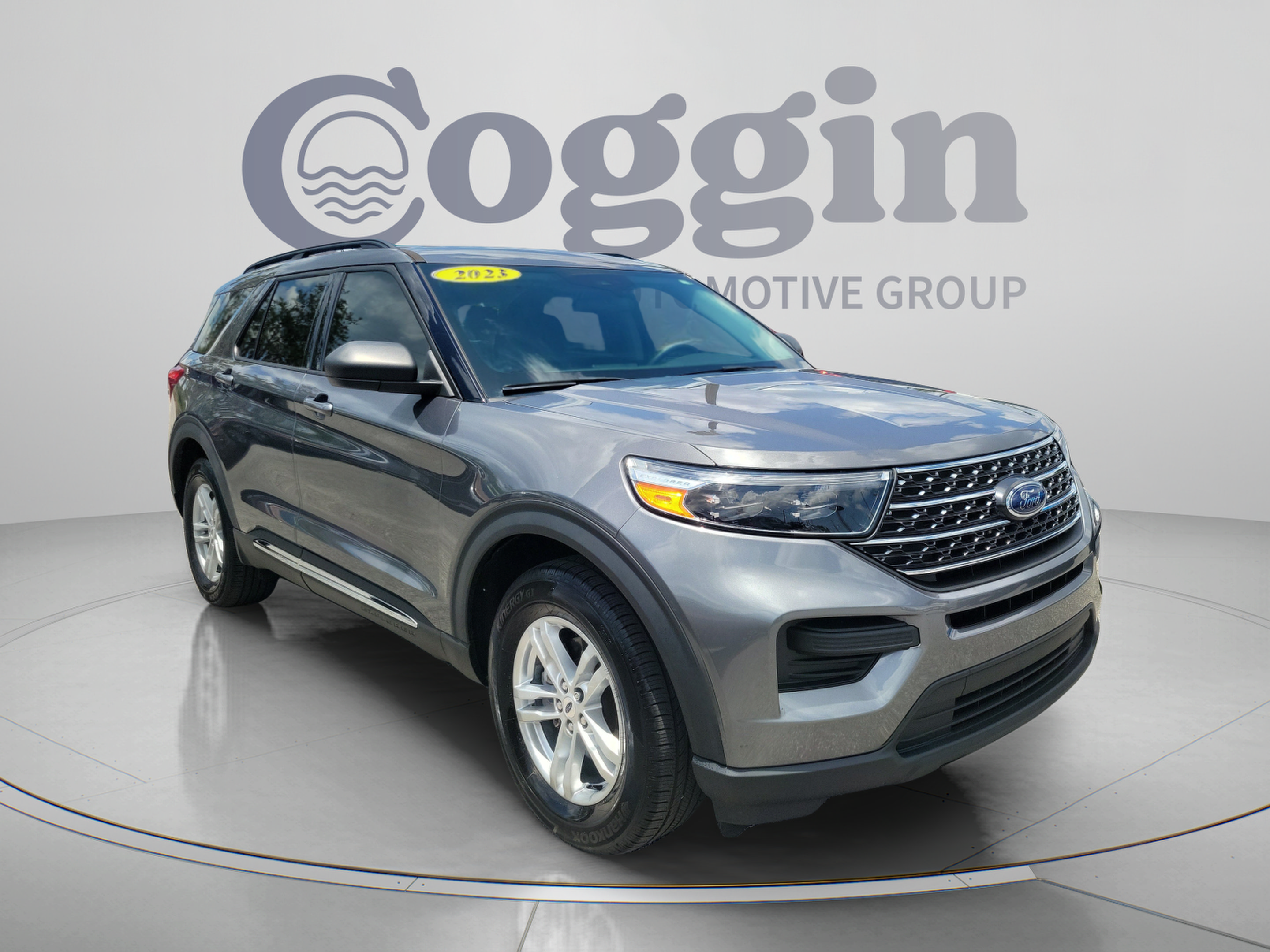 Used 2023 Ford Explorer XLT RWD image 4