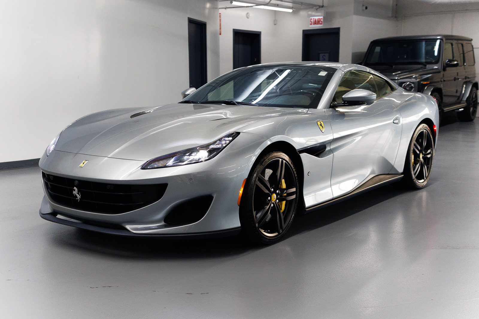 Used 2019 Ferrari Portofino RWD image 14