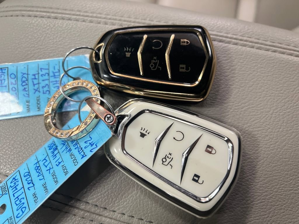 Used 2020 Cadillac XT4 Premium Luxury w/ Enhanced Visibility Package image 33