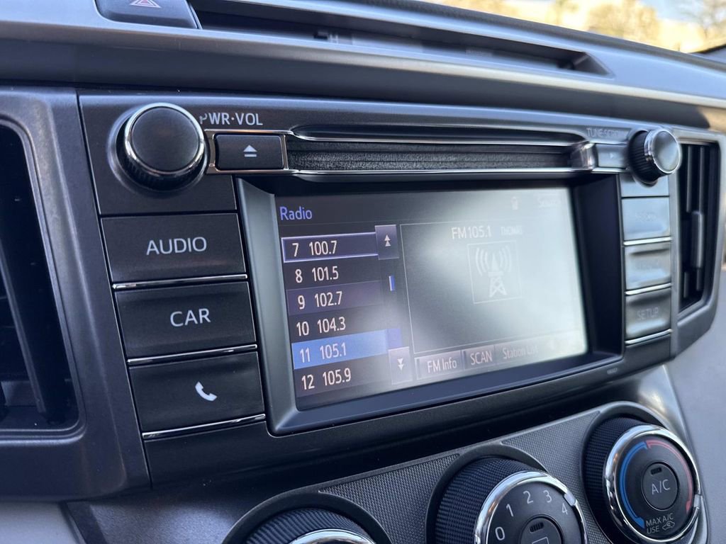 Used 2015 Toyota RAV4 LE image 28