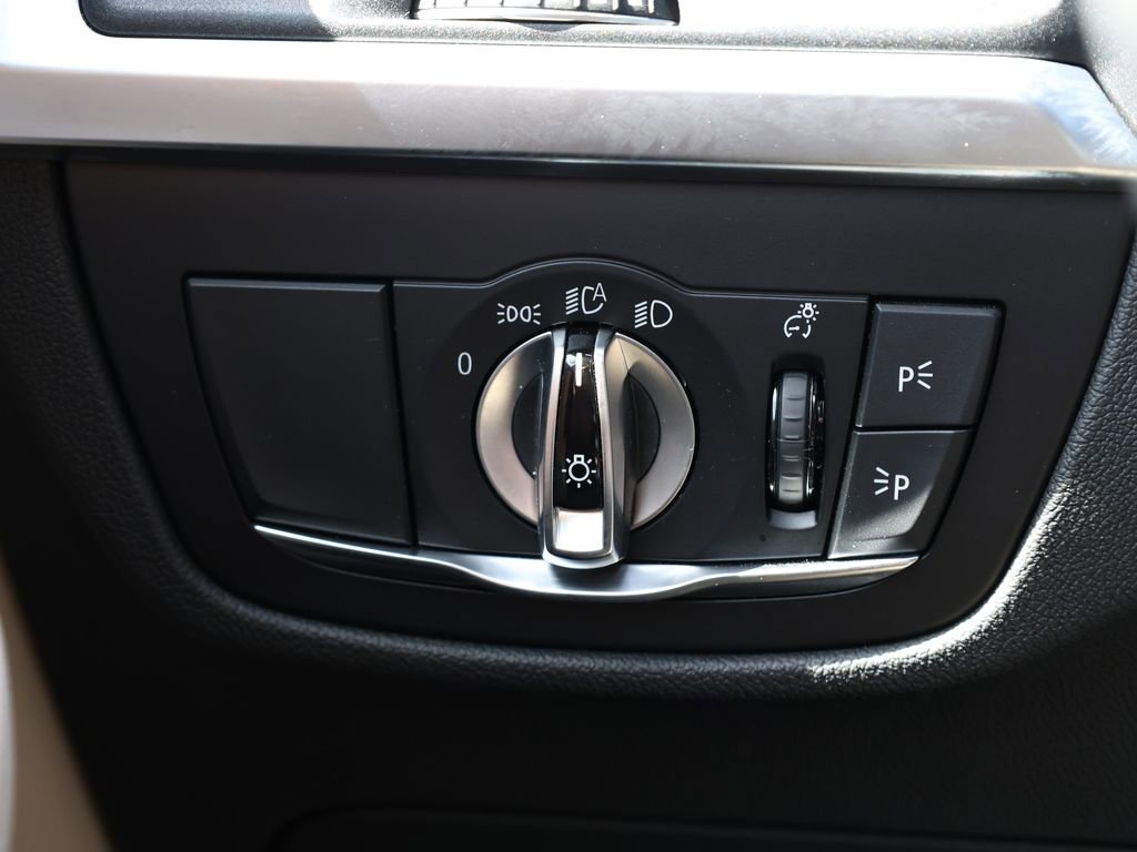 Used 2025 BMW X4 xDrive30i image 36