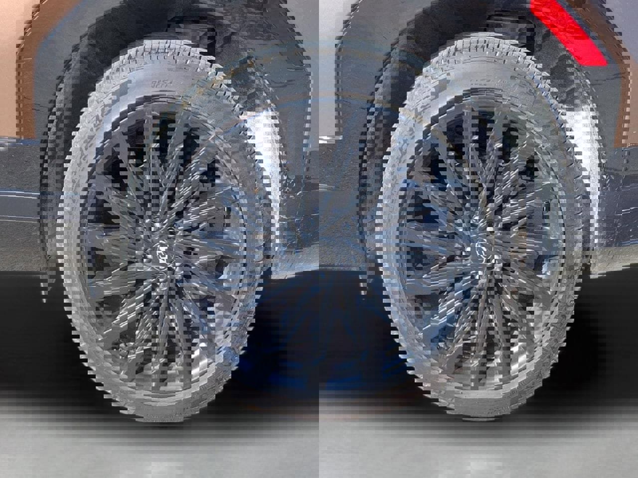 Used 2024 Hyundai Santa Fe Calligraphy image 3