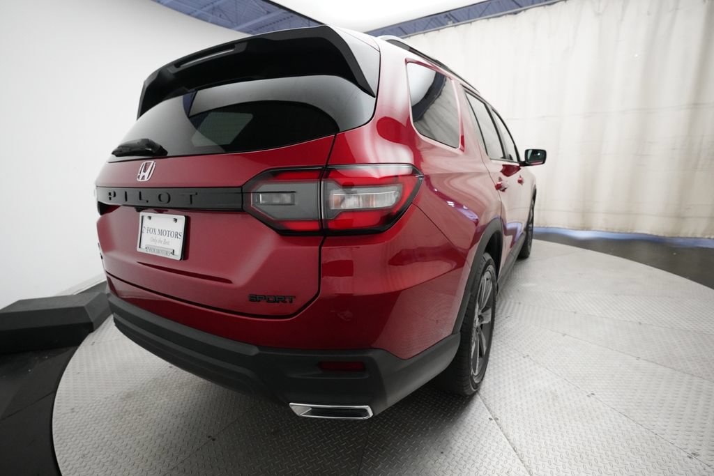Certified 2025 Honda Pilot Sport image 13