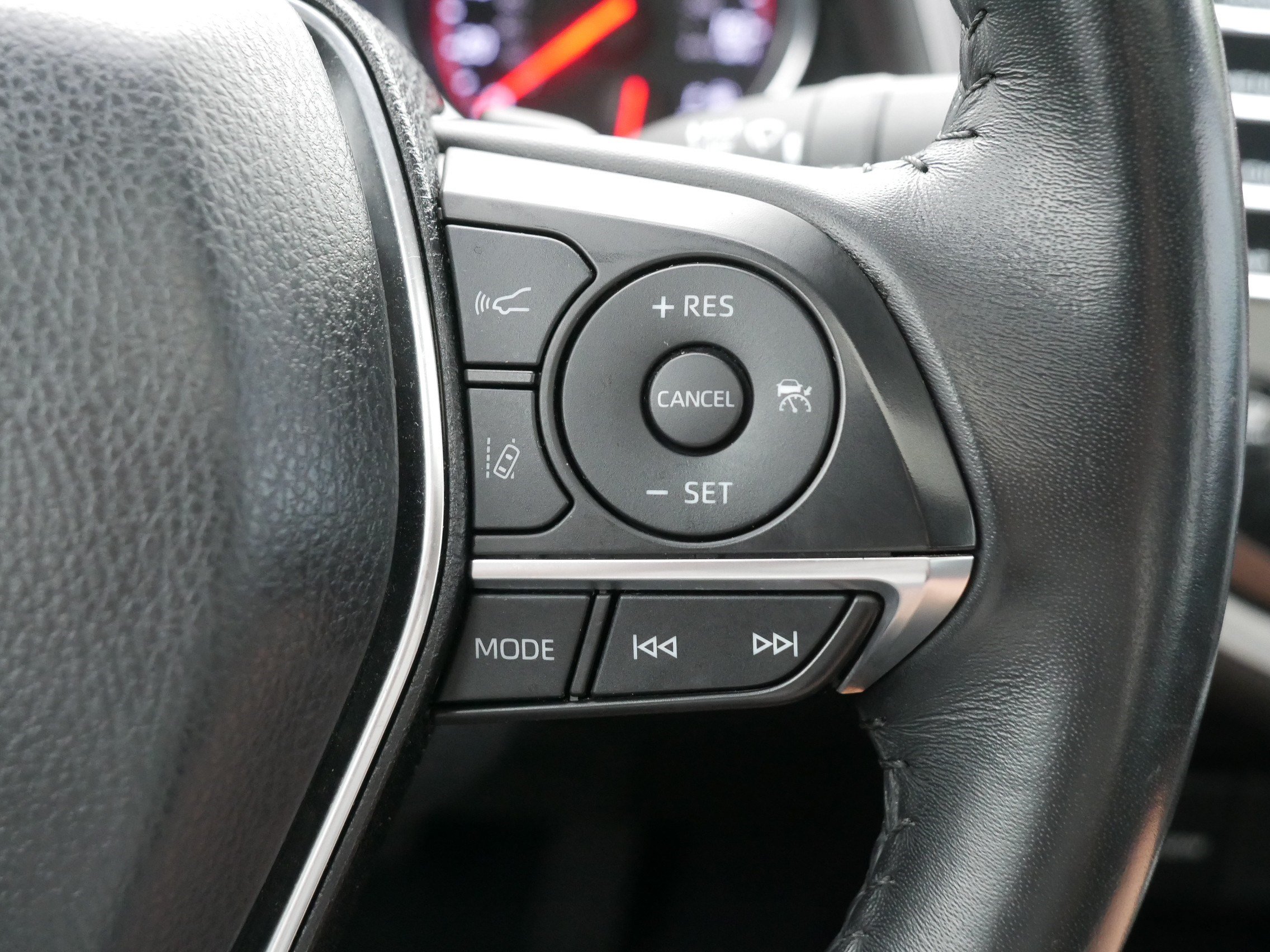 Used 2019 Toyota Camry XSE FWD image 31