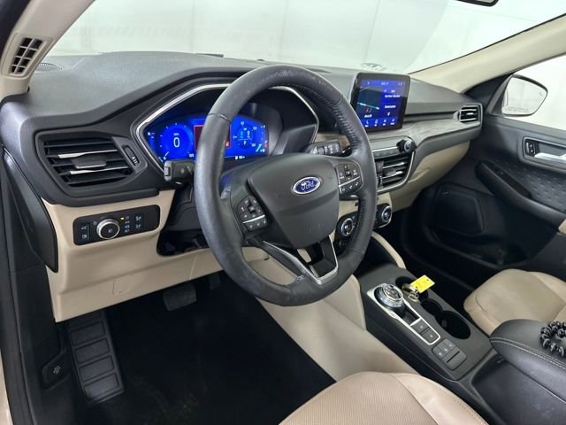 Used 2020 Ford Escape Titanium image 13