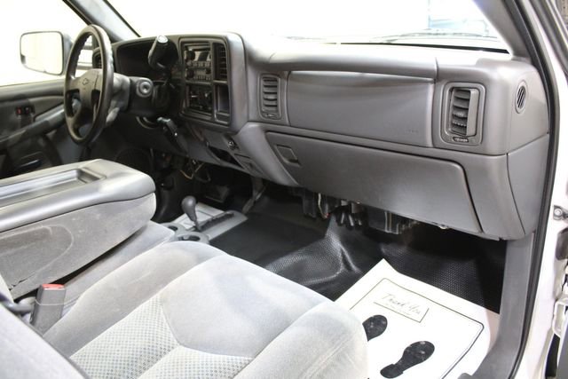 Used 2006 Chevrolet Silverado 2500 W/T w/ Heavy-Duty Power Package image 14