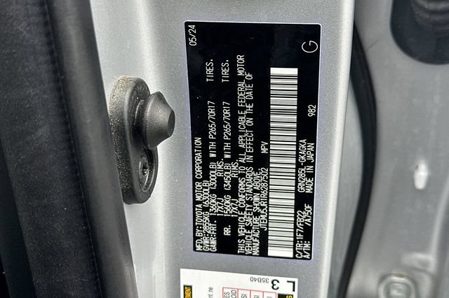 Certified 2024 Toyota 4Runner SR5 AWD/4WD image 35