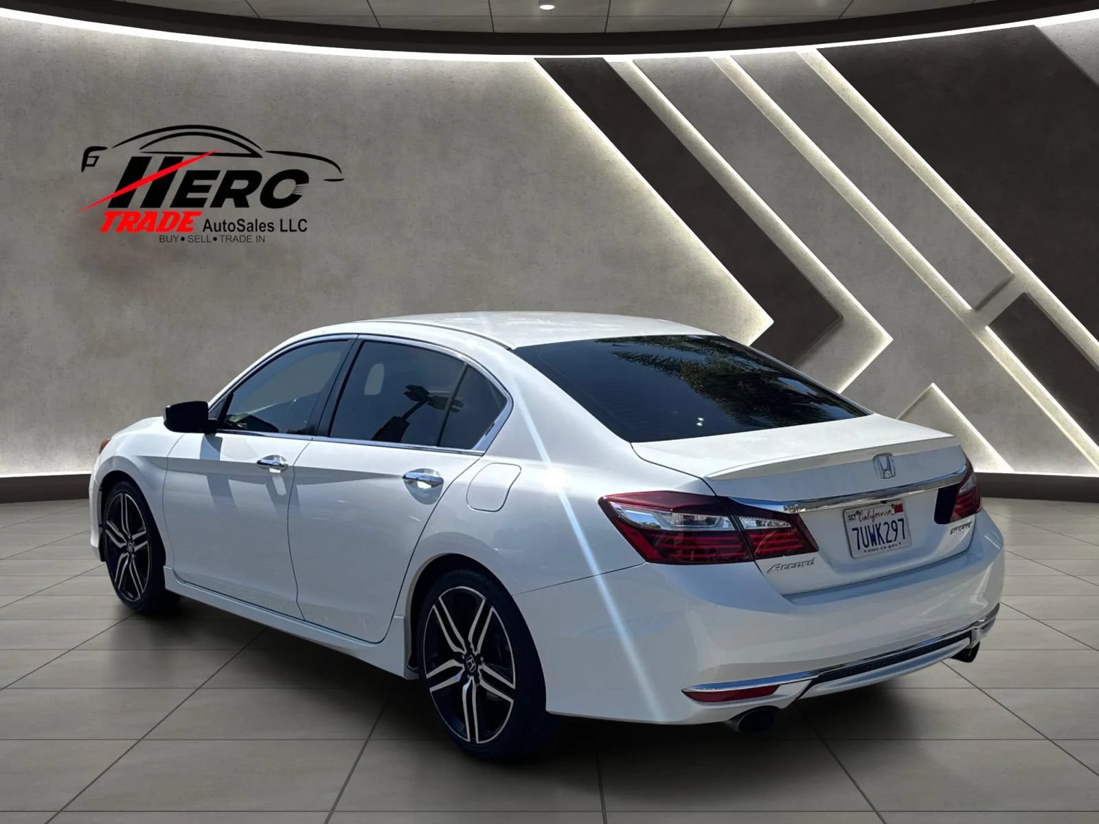 Used 2017 Honda Accord Sport image 7