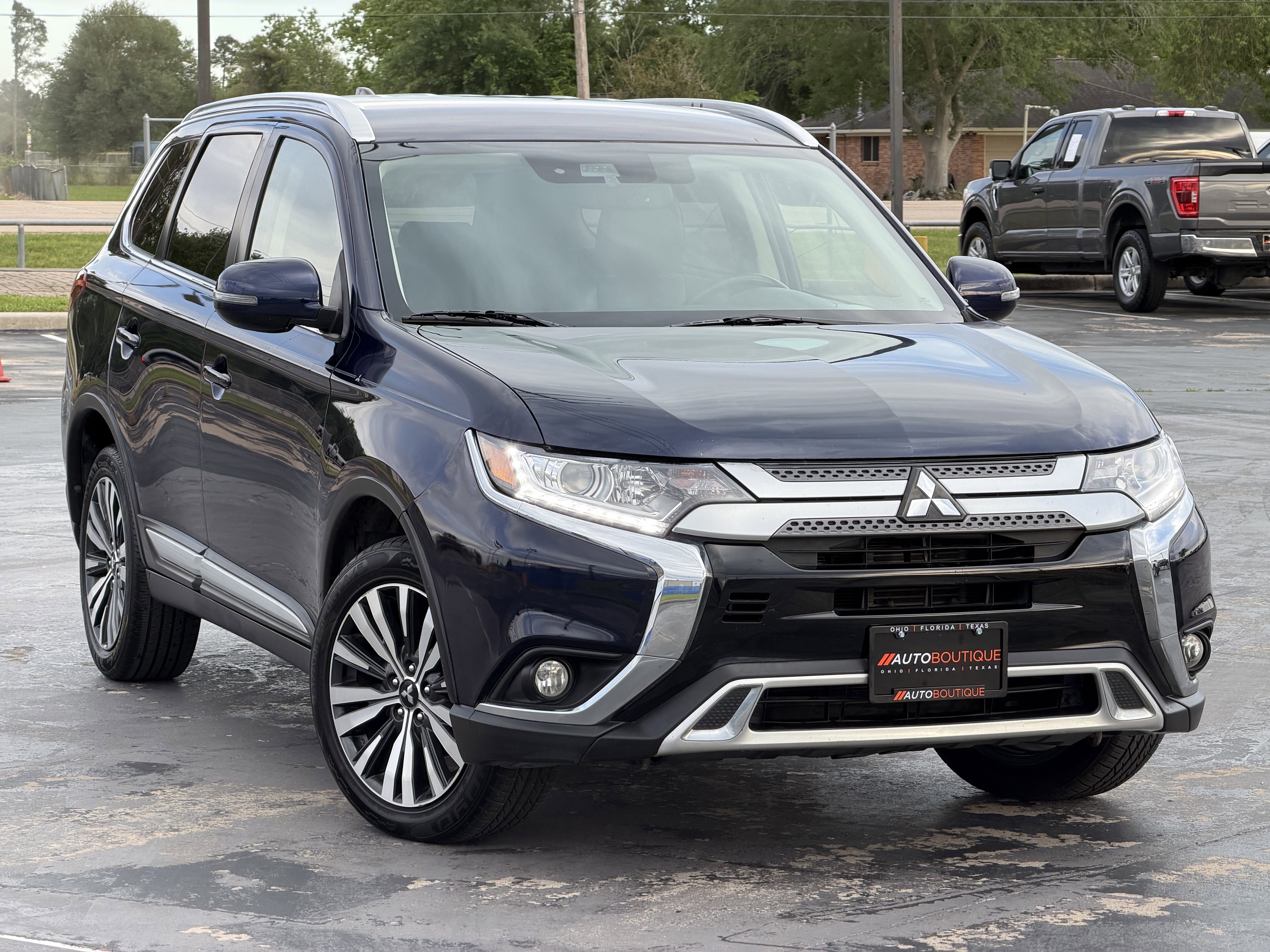 Used 2020 Mitsubishi Outlander SE AWD/4WD image 3