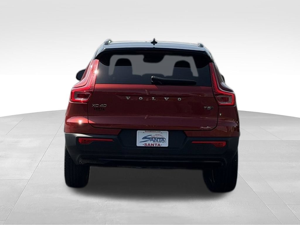 Used 2022 Volvo XC40 T5 R-Design AWD/4WD image 18